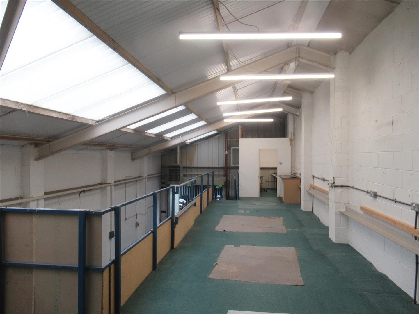 Lyon Road, Wimbledon SW19 2RL: Industrial unit To Let with mezzanine and 2 parking spaces 3