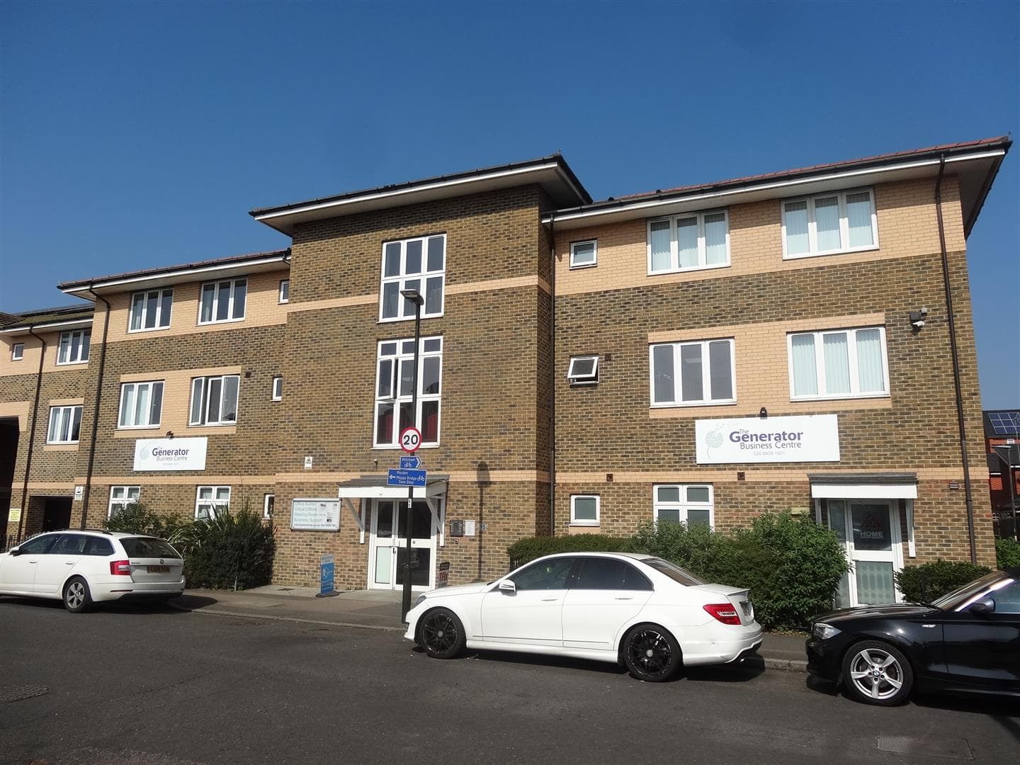 Miles Road, Mitcham CR4 3FH: Office to let, 2,145 sq ft 1