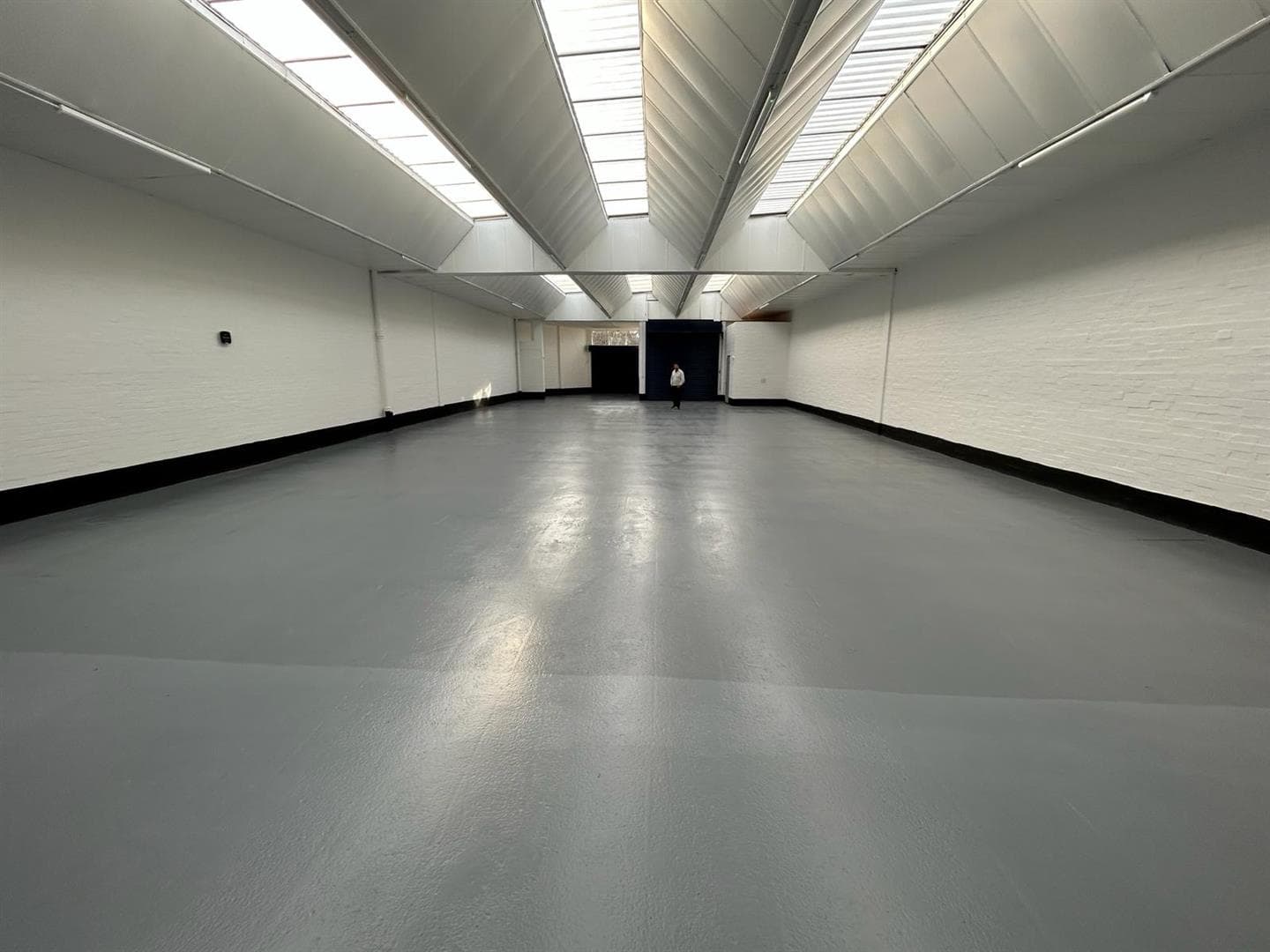 Wates Way, Mitcham CR4 4HR: Industrial Unit to let, 6,747 sq ft 2