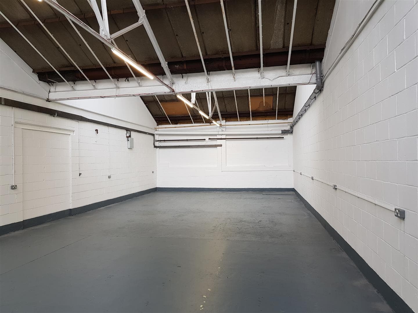 Lombard Road, London SW19 3TZ: Industrial Unit to let 2