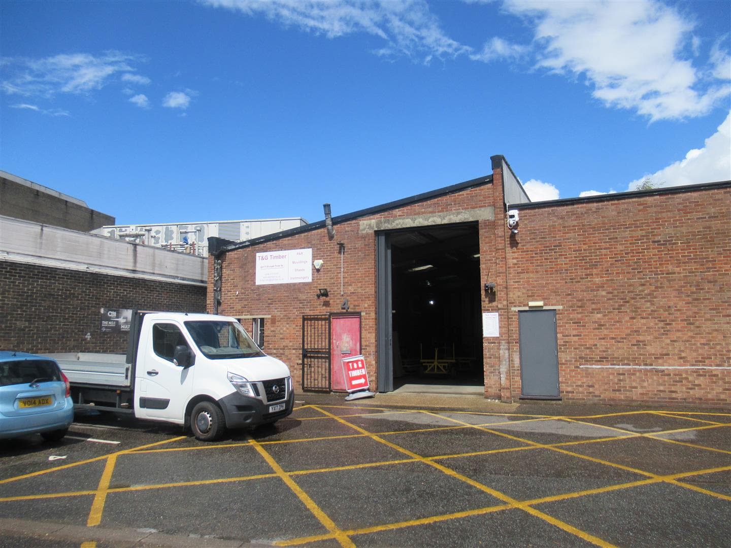 Glenville Mews, London SW18 4NJ: Industrial Unit to let, 2,078 sq ft 2
