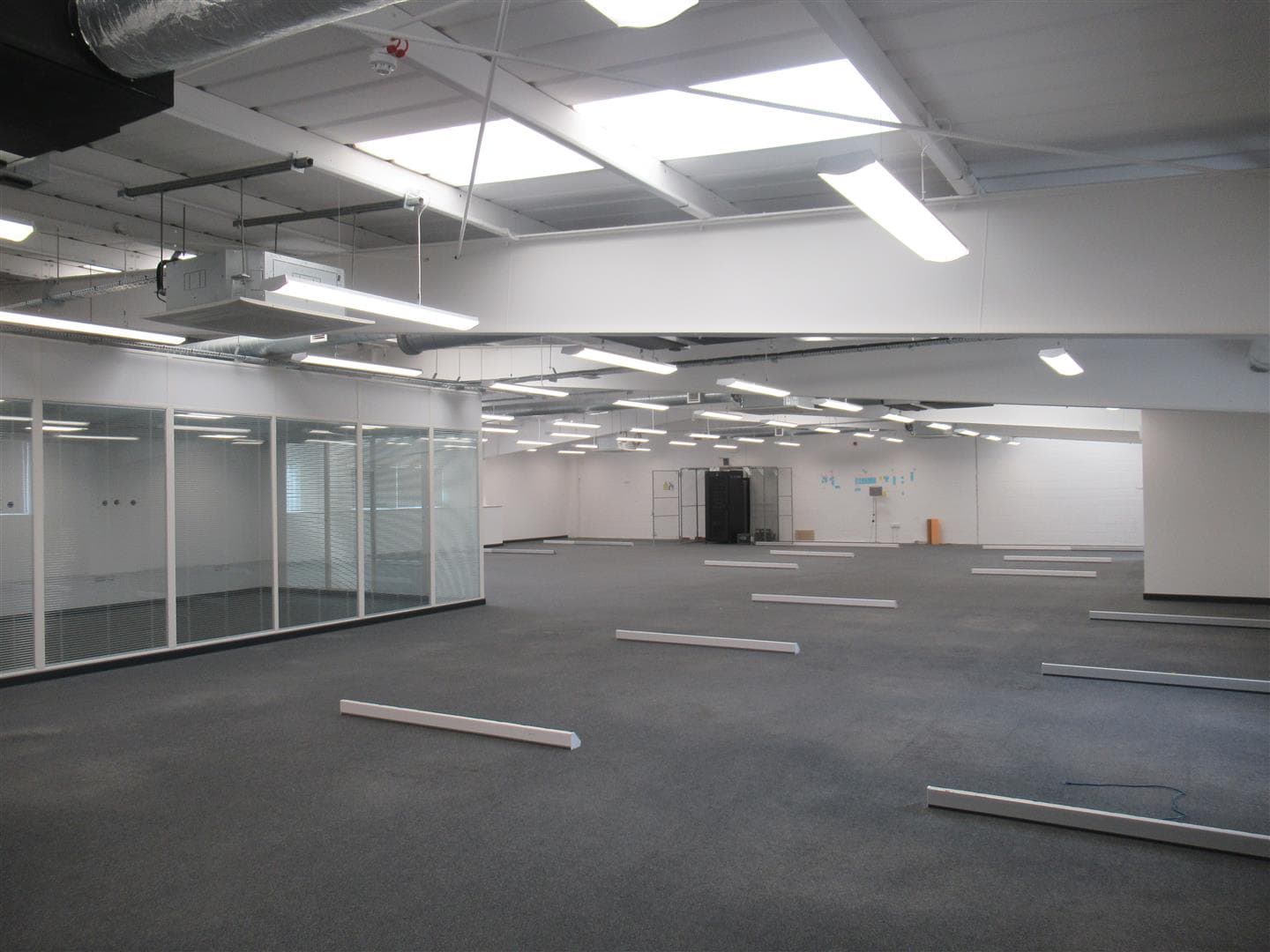 Durnsford Road, Wimbledon SW19 8ED: Office to let, 6,418 sq ft 2