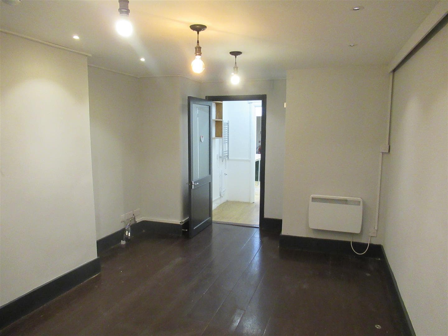 Leopold Road, Wimbledon SW19 7BB: Retail to let, 1,506 sq ft 4