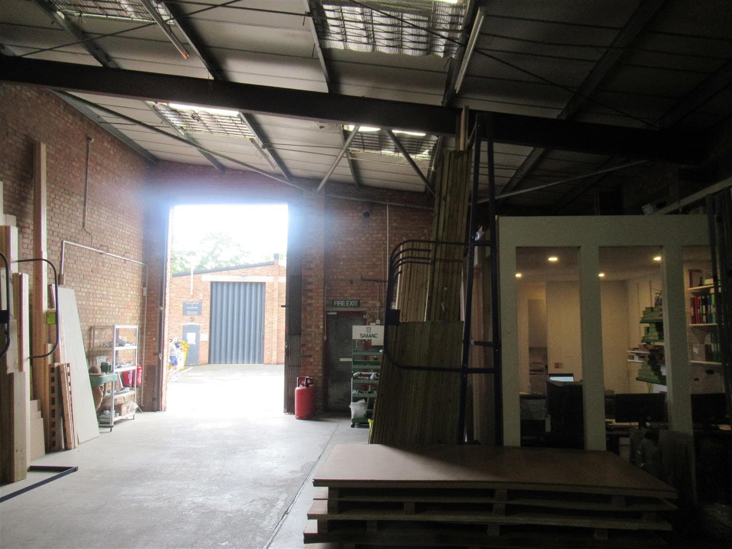 Glenville Mews, London SW18 4NJ: Industrial Unit to let, 2,078 sq ft 3