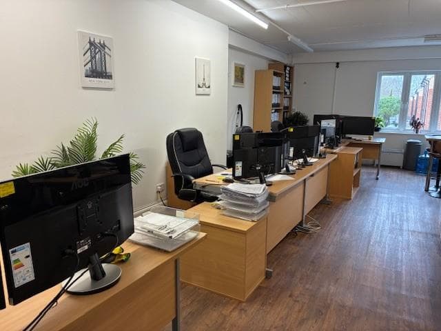 Miles Road, Mitcham CR4 3FH: Office to let, 2,145 sq ft 4