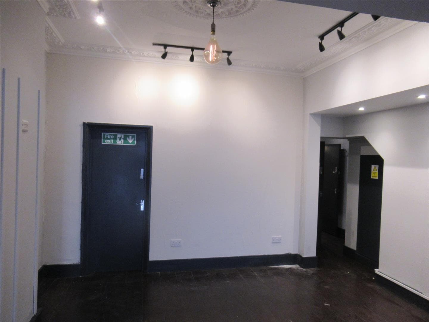 Leopold Road, Wimbledon SW19 7BB: Retail to let, 1,506 sq ft 2