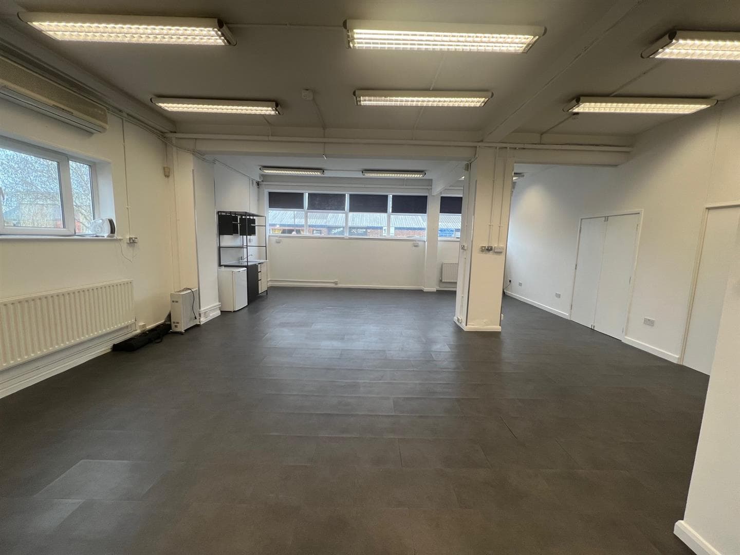Deer Park Road, Wimbledon SW19 3FB: Industrial Unit to let, 750 sq ft 2
