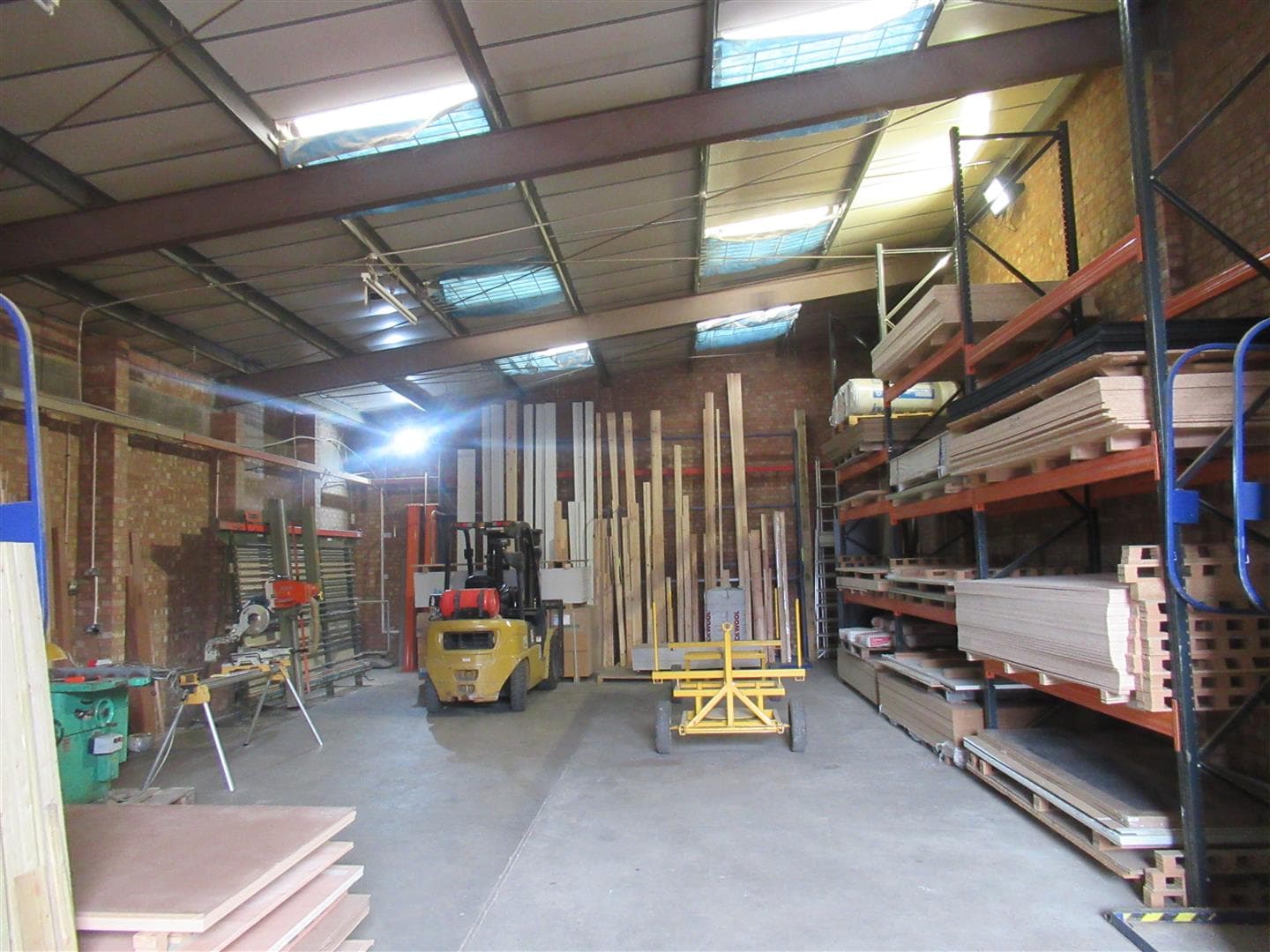 Glenville Mews, London SW18 4NJ: Industrial Unit to let, 2,078 sq ft 4