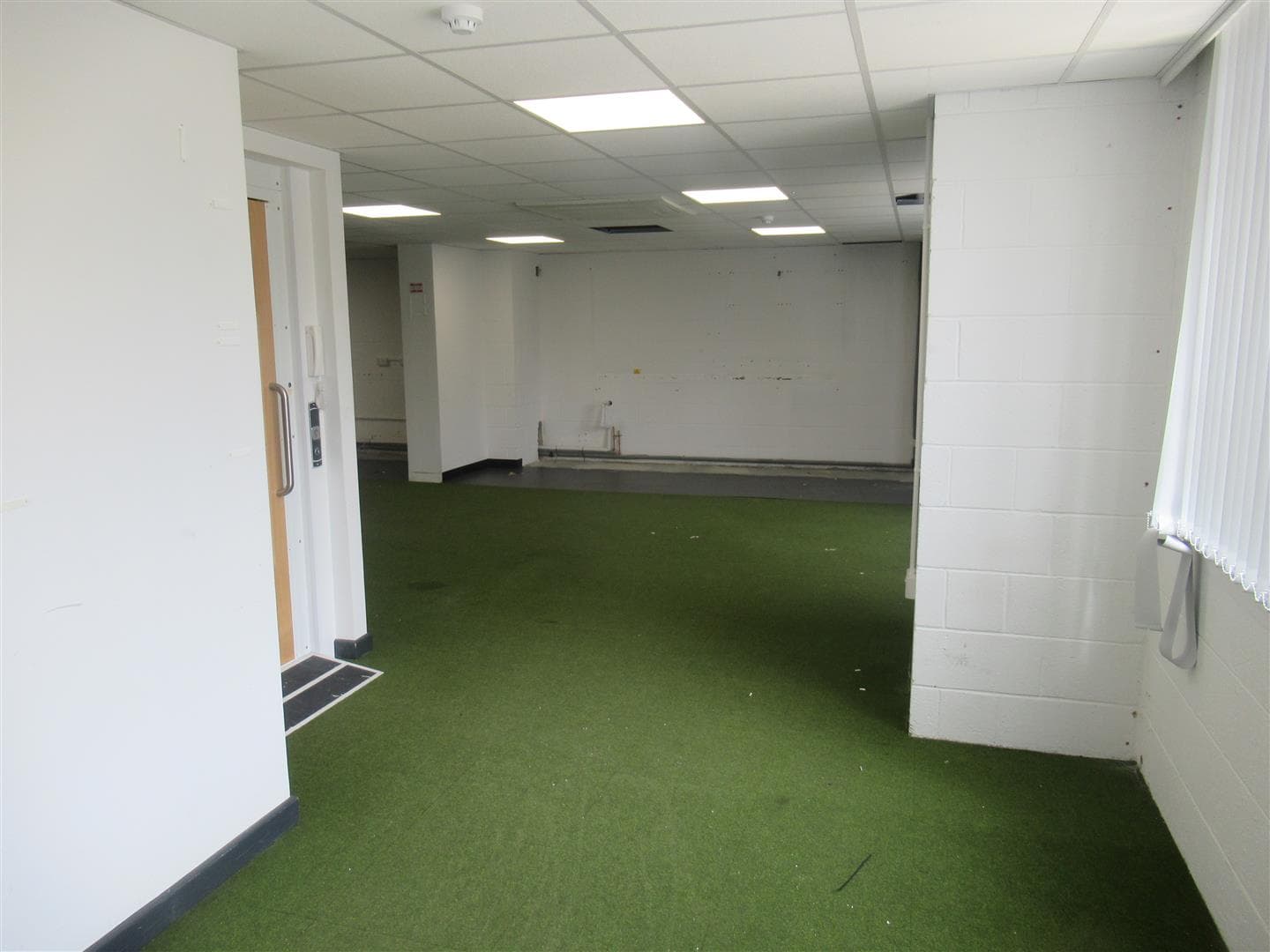 Durnsford Road, Wimbledon SW19 8ED: Office to let, 6,418 sq ft 4