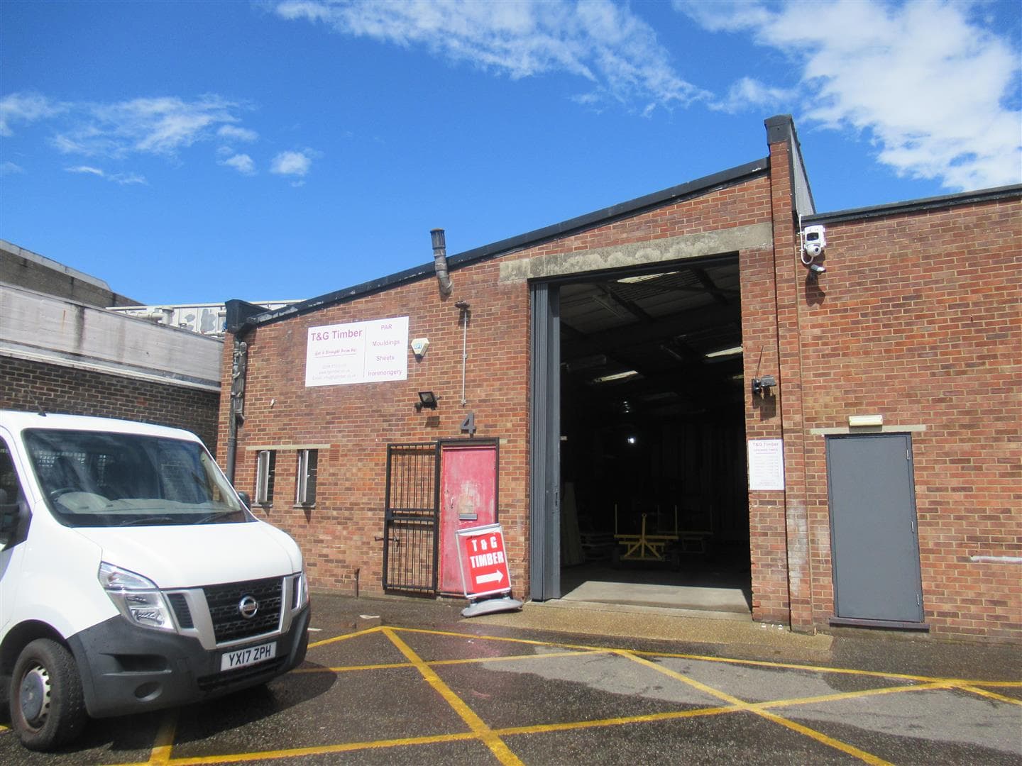 Glenville Mews, London SW18 4NJ: Industrial Unit to let, 2,078 sq ft 1