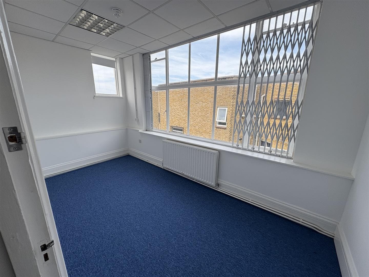 Weir Road, Balham SW12 0NA: Office to let 5