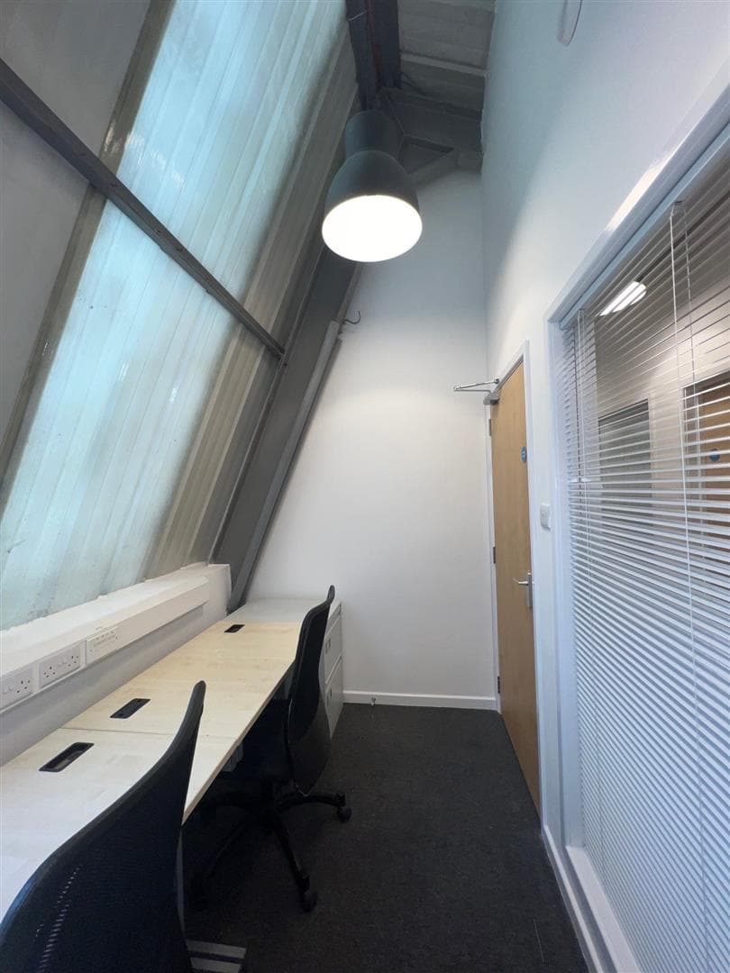 Deer Park Road, Wimbledon SW19 3FB: Office to let 2