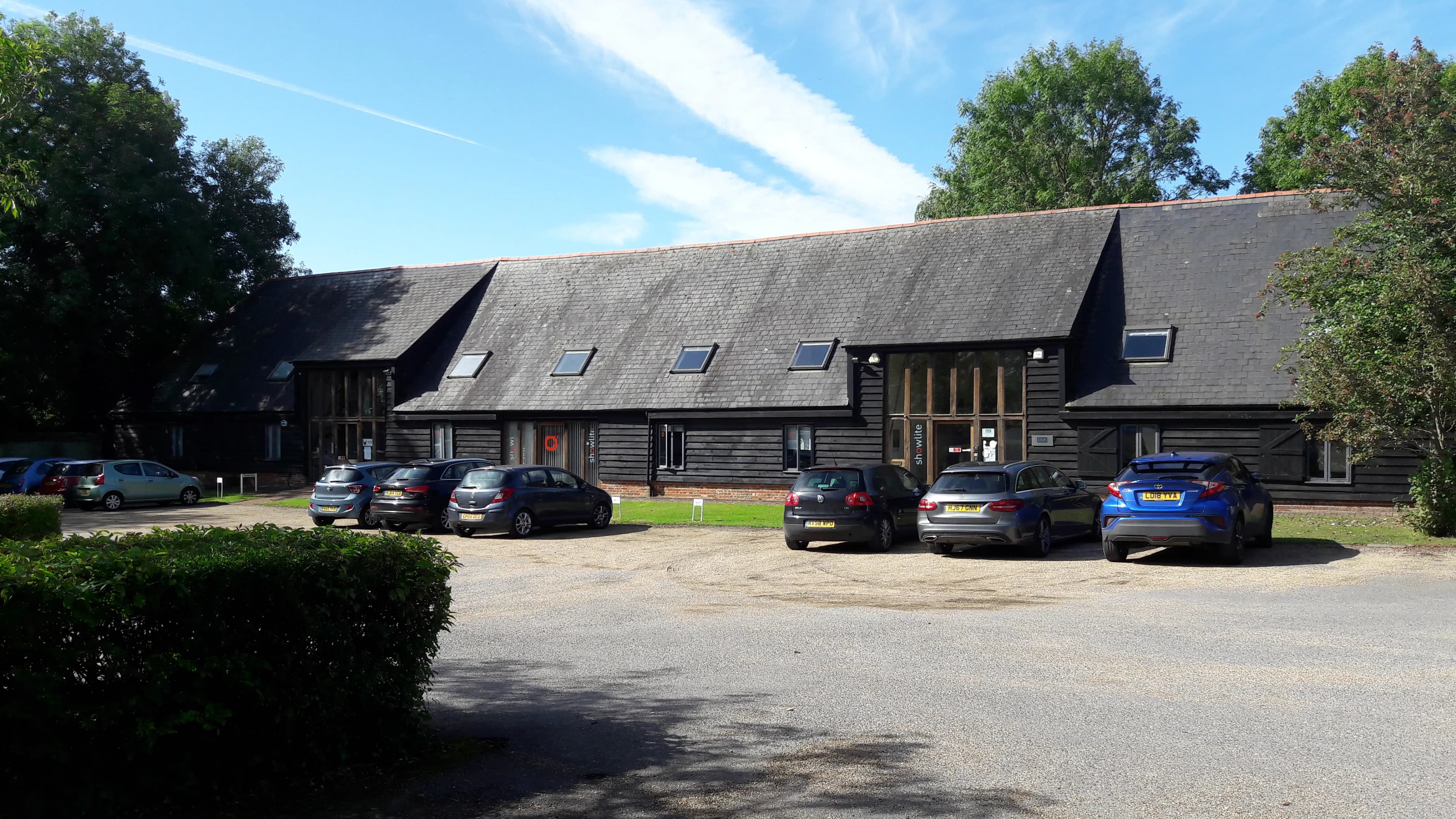 Suites 2, 4, 5 & 6 Fosse House, East Anton Court, Andover SP10 5RG: Attractive barn conversion offices