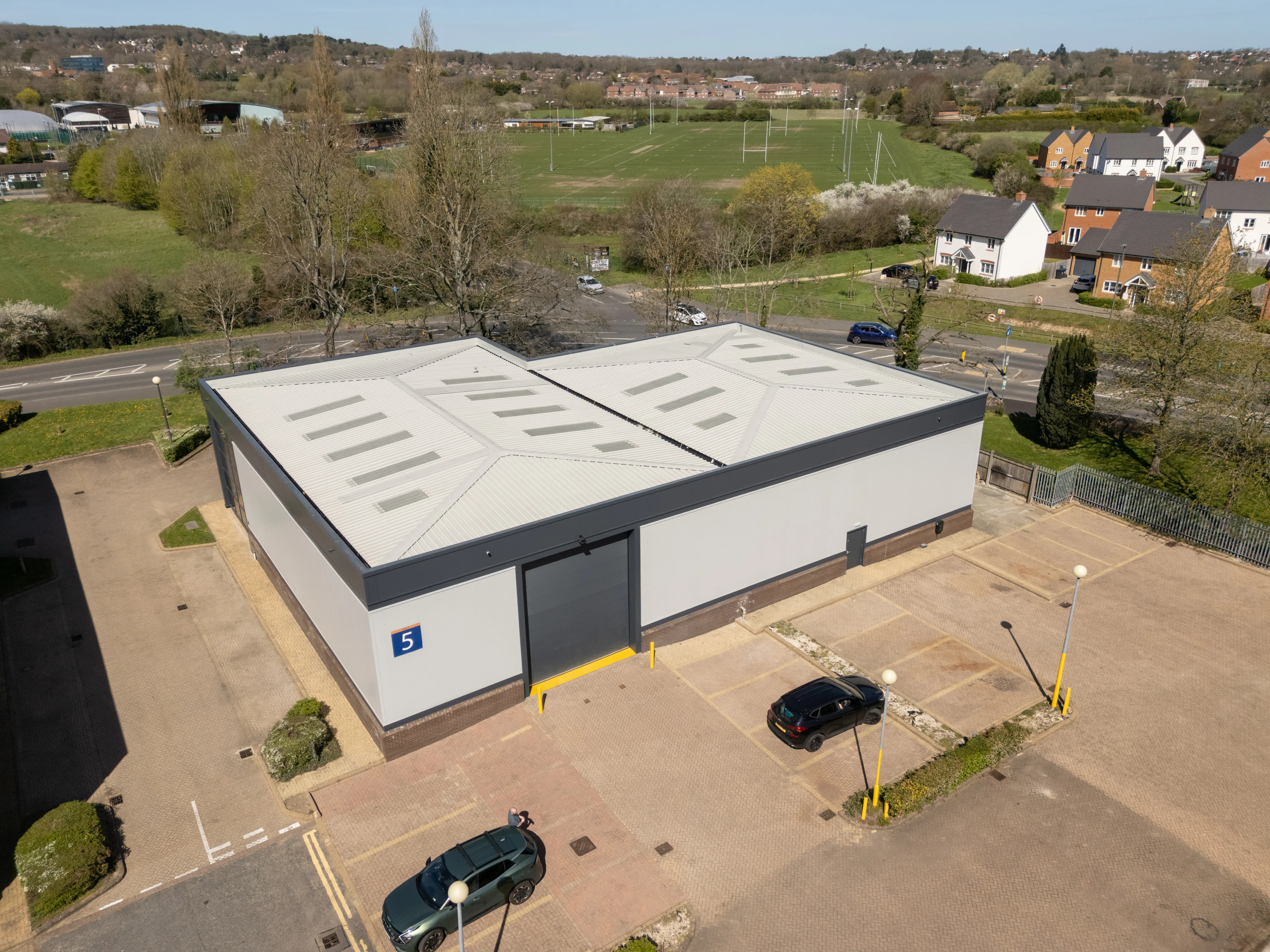Monkton Park Industrial Estate, Farnham Trading Estate, Farnham GU9 9PA: Industrial / Warehouse to let, 7,930–17,585 sq ft