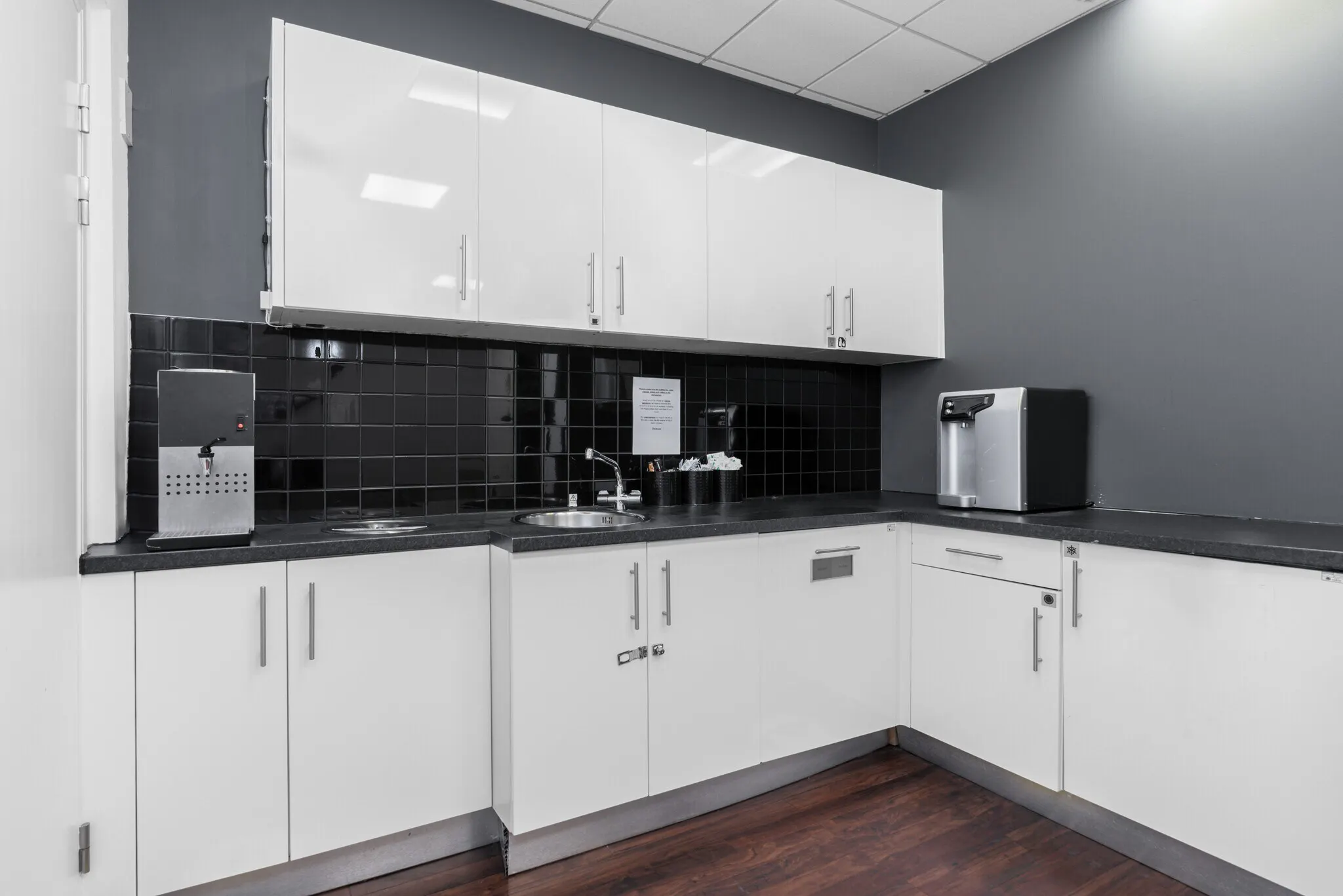 Kitchenette.jpg