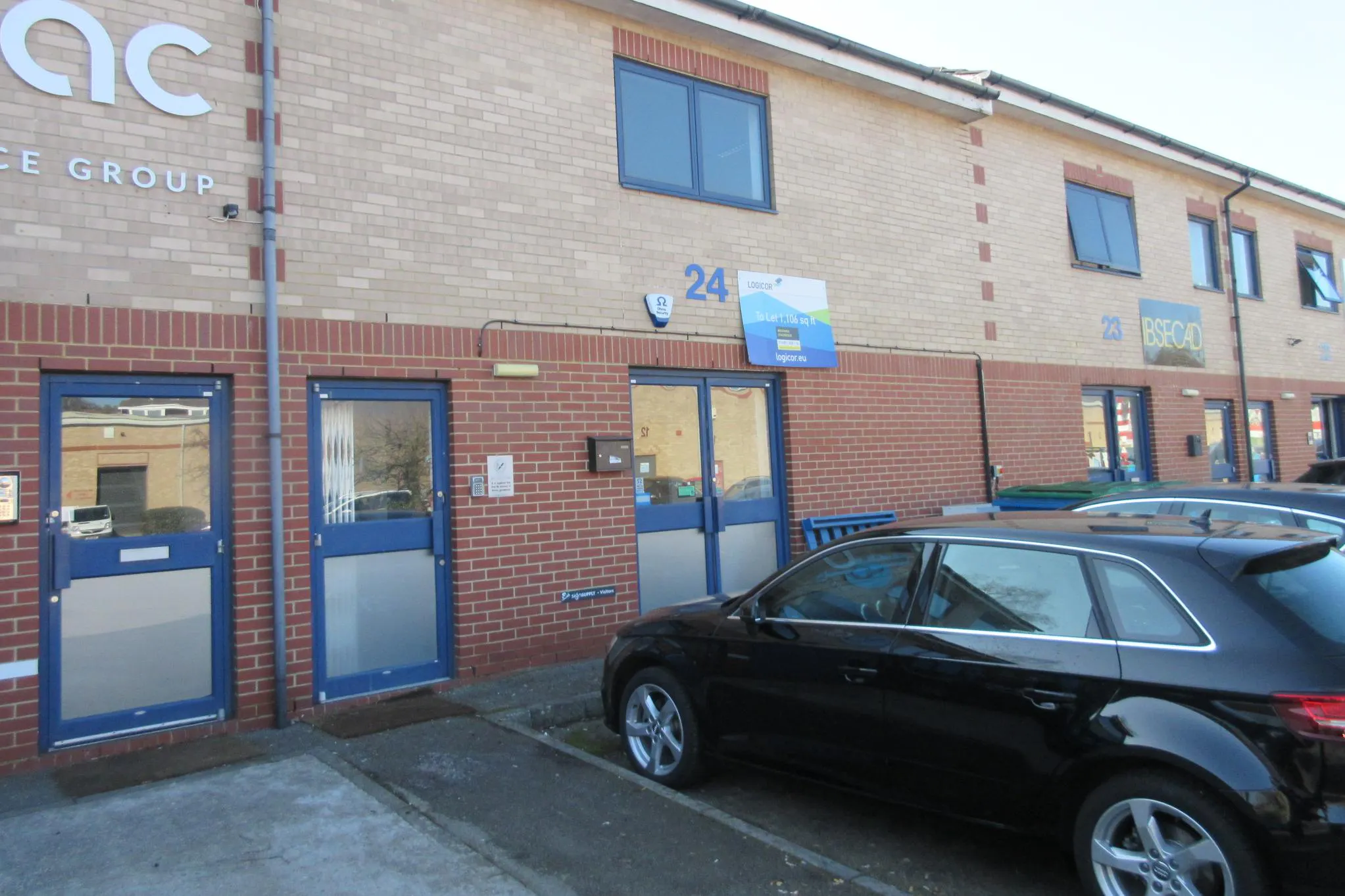 Unit 24 Boundary Business Centre, Boundary Way, Woking GU21 5DH: Recently Refurbished First floor office/production accommodation