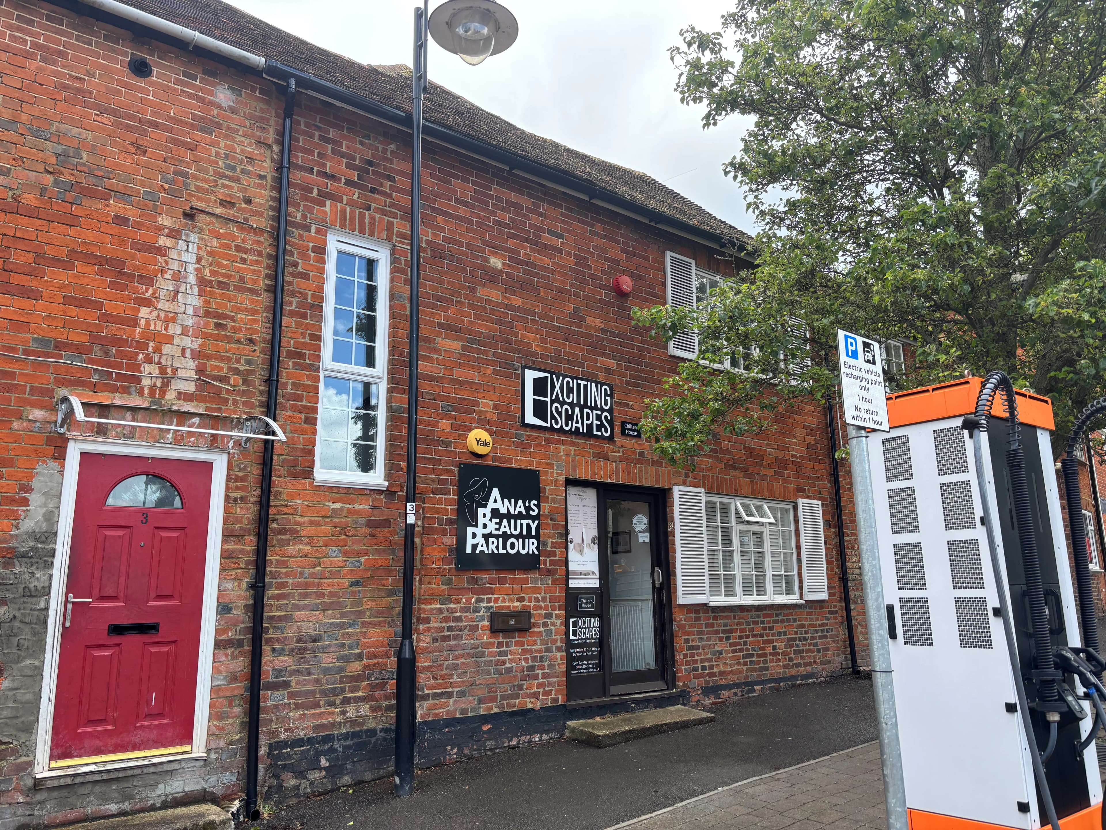 First Floor Chiltern House, Feathers Yard, Basingstoke RG21 7NX: Attractive town centre courtyard office