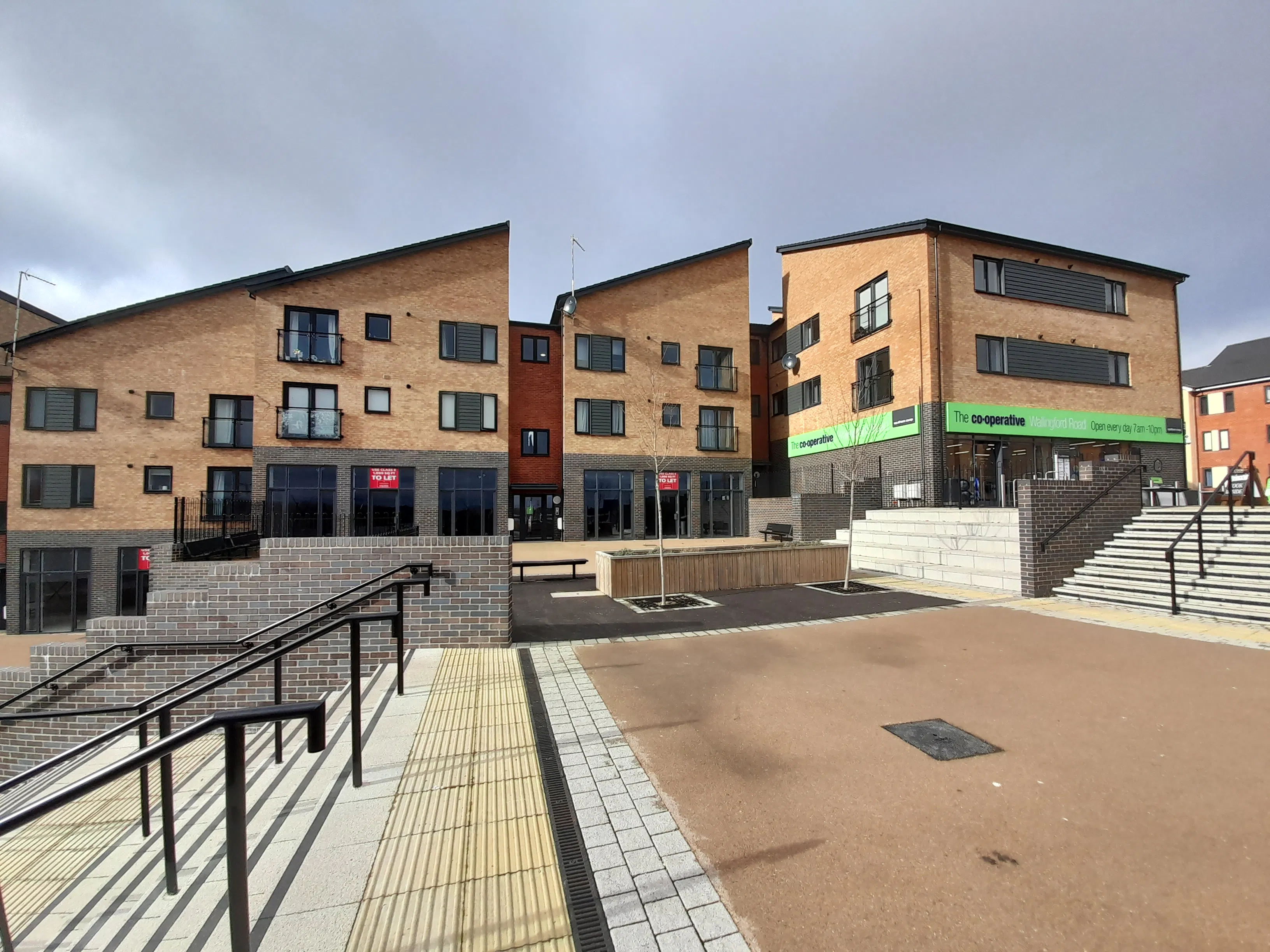 Retail Units, 2, 3, 4 & 5, Wallingford Road, Basingstoke RG24 9QD: Retail to let, 1,005–4,029 sq ft