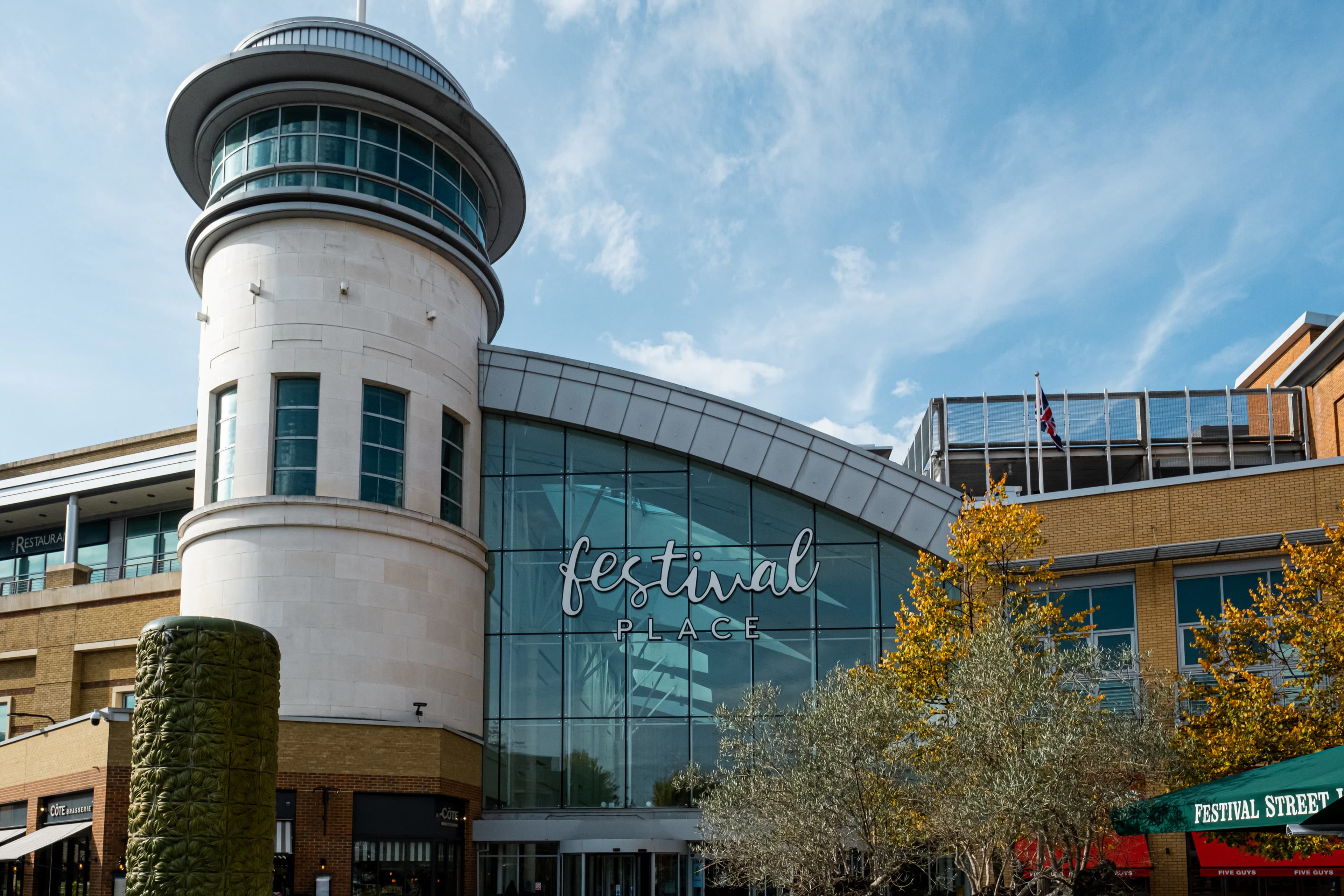 Festival Place Shopping Centre, Basingstoke RG21 7BA: Units available at Festival Place Shopping Centre. Basingstoke's main shopping centre
