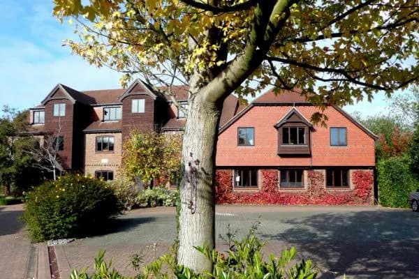 Hones Yard, 1 Waverley Lane, Farnham GU9 8BB: Two ground floor office suites