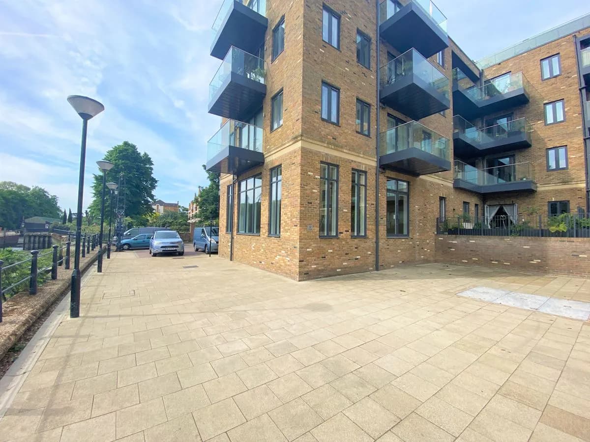 Unit 3, Lion Wharf, Old Iseworth TW7 6RJ: Office under offer, 1,115 sq ft