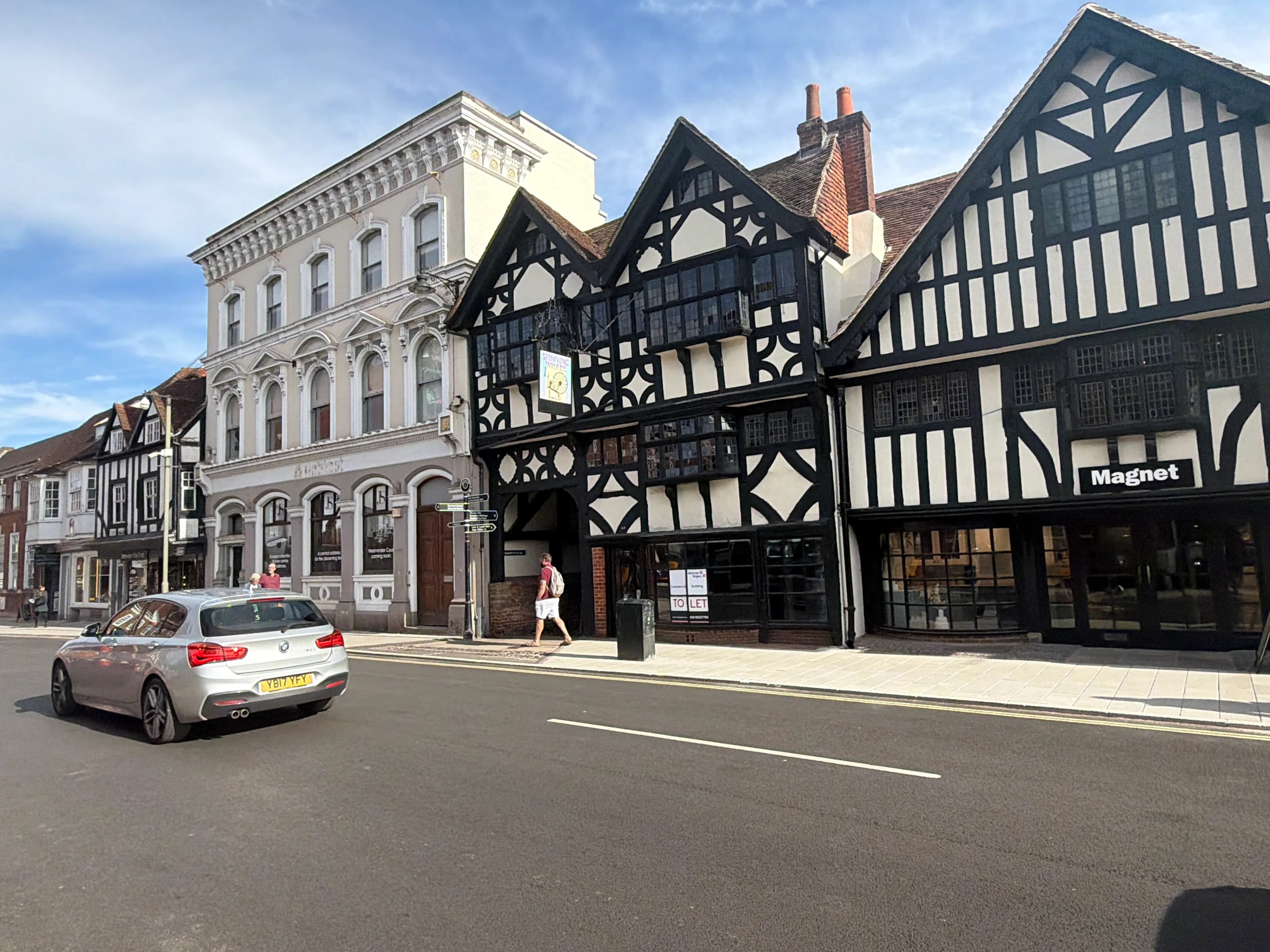 40 The Borough, Farnham GU9 7NW: Prime town centre retail unit in historic building