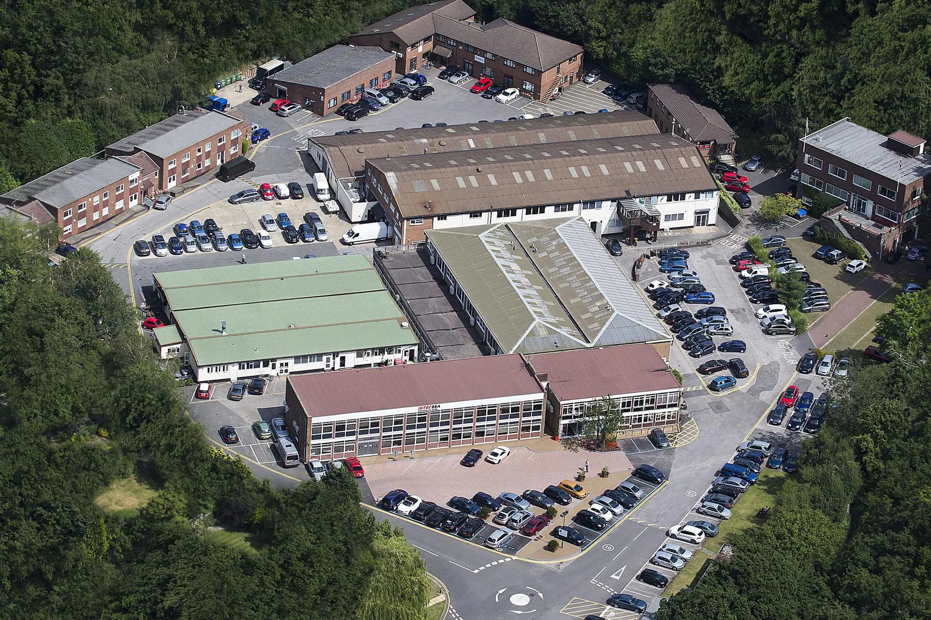 Lansbury Business Estate, 102 Lower Guildford Road, Knaphill, Woking GU21 2EP: Various office suites available