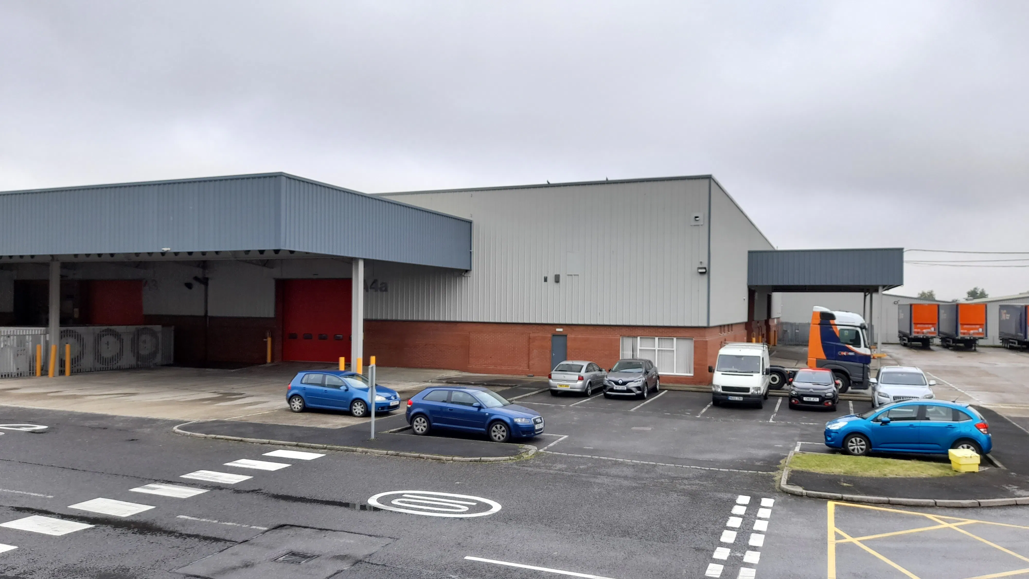 Unit A4A Macadam Way, Portway West Business Park, Andover SP10 3LF: Industrial/warehouse unit with loading canopy