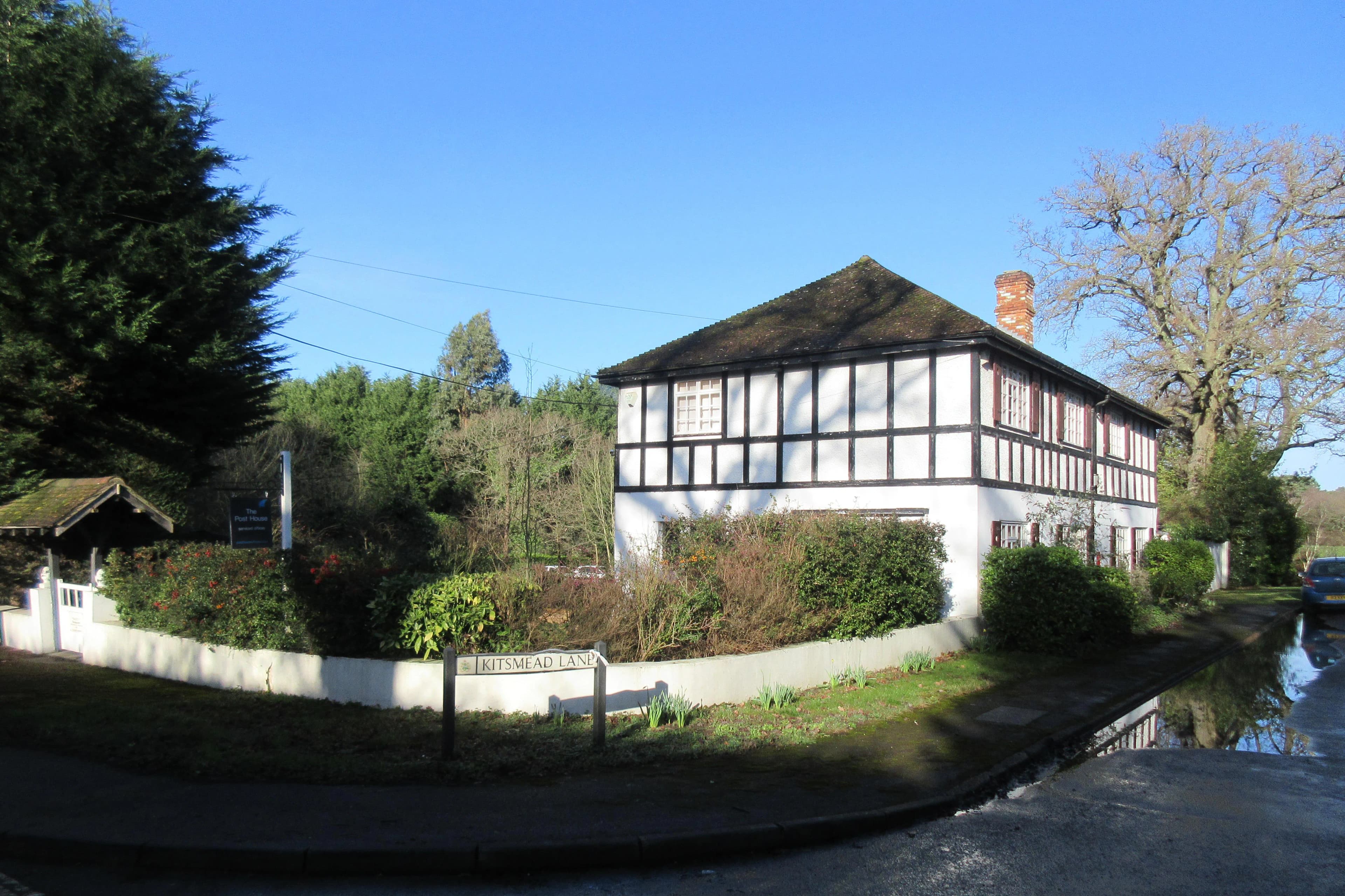 The Post House Offices, Kitsmead Lane, Longcross, Chertsey KT16 0EG: Flexible serviced offices within attractive landscaped gardens