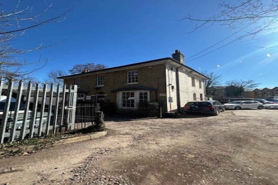Freehold Mixed-Use Commercial Site in Mitcham, Croydon, CR4 2