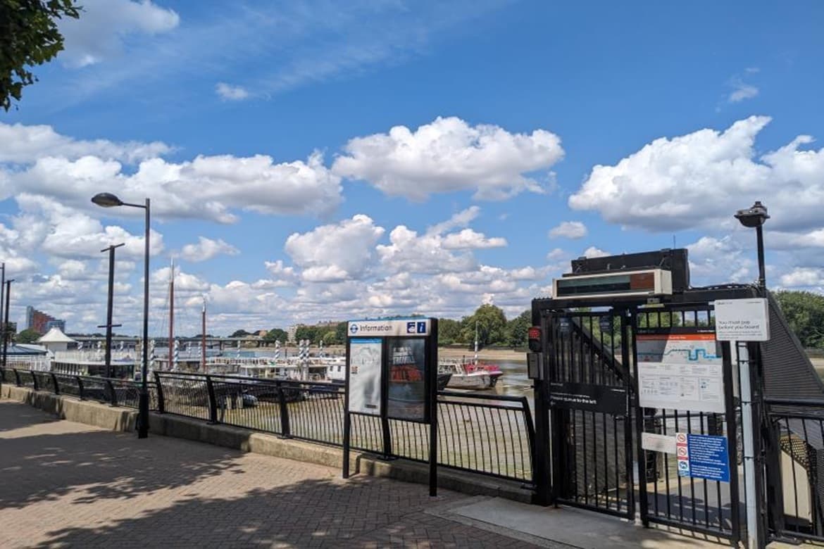 Ground floor and Mezzanine Office For Sale in Wandsworth, London SW18 3