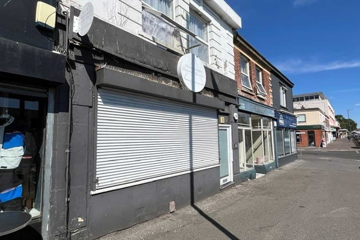 Ground Floor Shop For Sale in Winton, Bournemouth, Dorset 2
