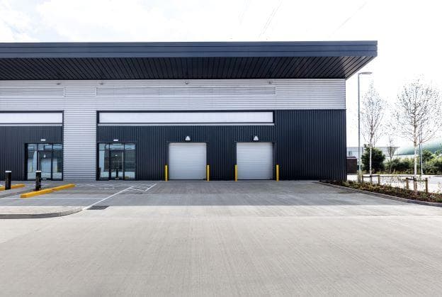 Light industrial/warehouse unit for sale in Dagenham 2