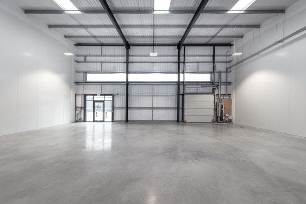 Light industrial/warehouse unit for sale in Dagenham 3