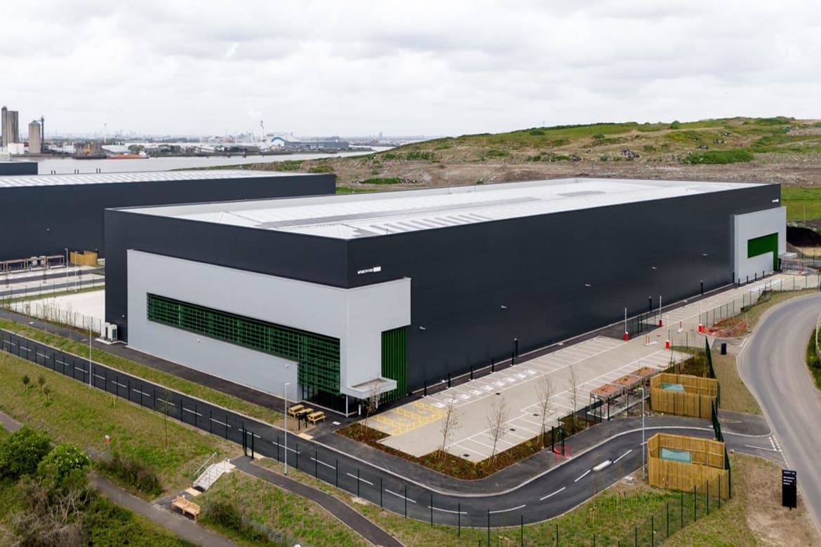 Warehouse Unit For Sale or To Let in Rainham, RM13 3