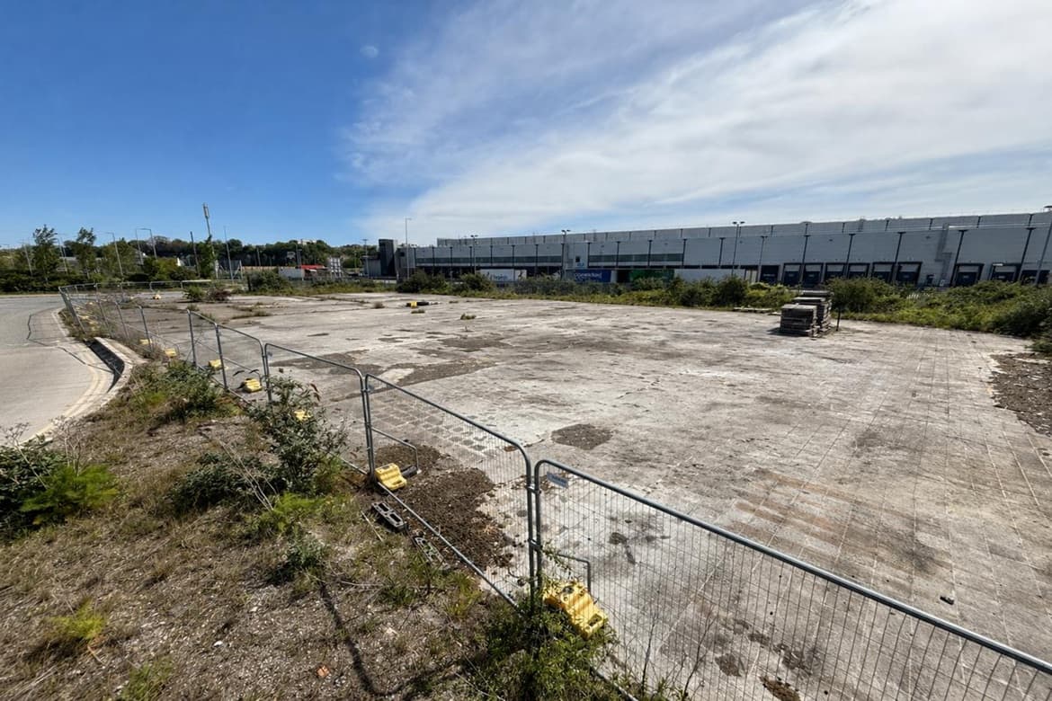 Industrial Open Land For Sale in Gravesend, Kent, DA11 2