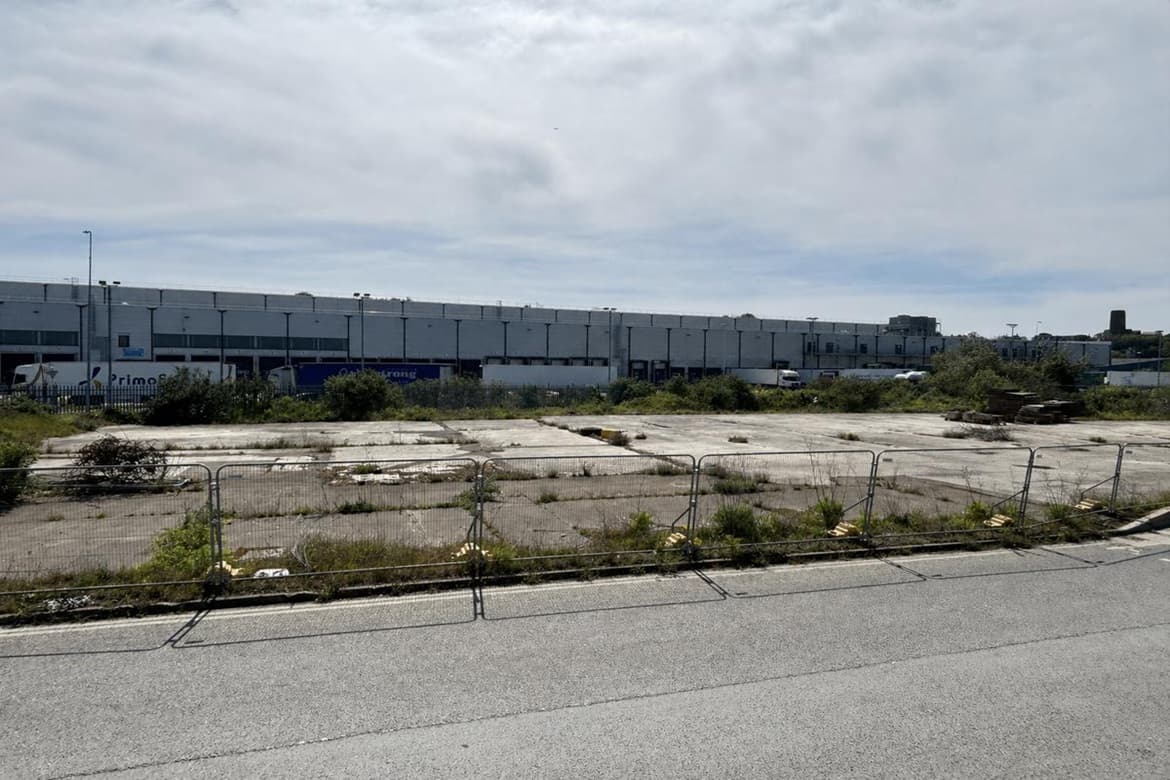 Industrial Open Land For Sale in Gravesend, Kent, DA11 3