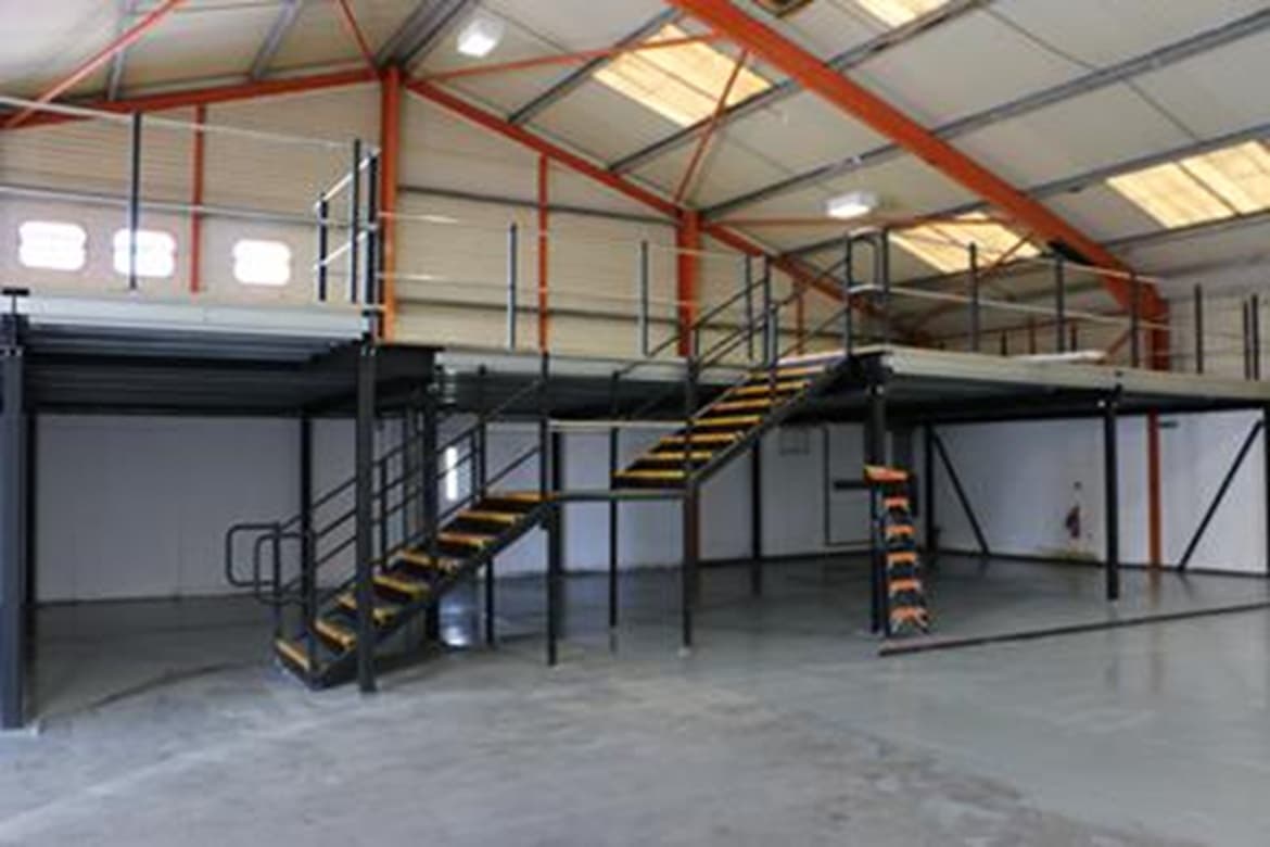 End of Terrace Industrial/Warehouse Unit For Sale in Basildon, Essex 4
