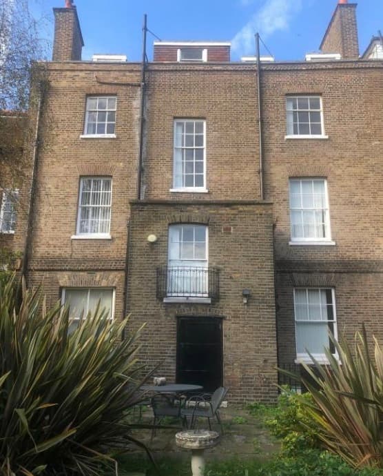Self contained offices with gardens for sale or to let in Richmond 4