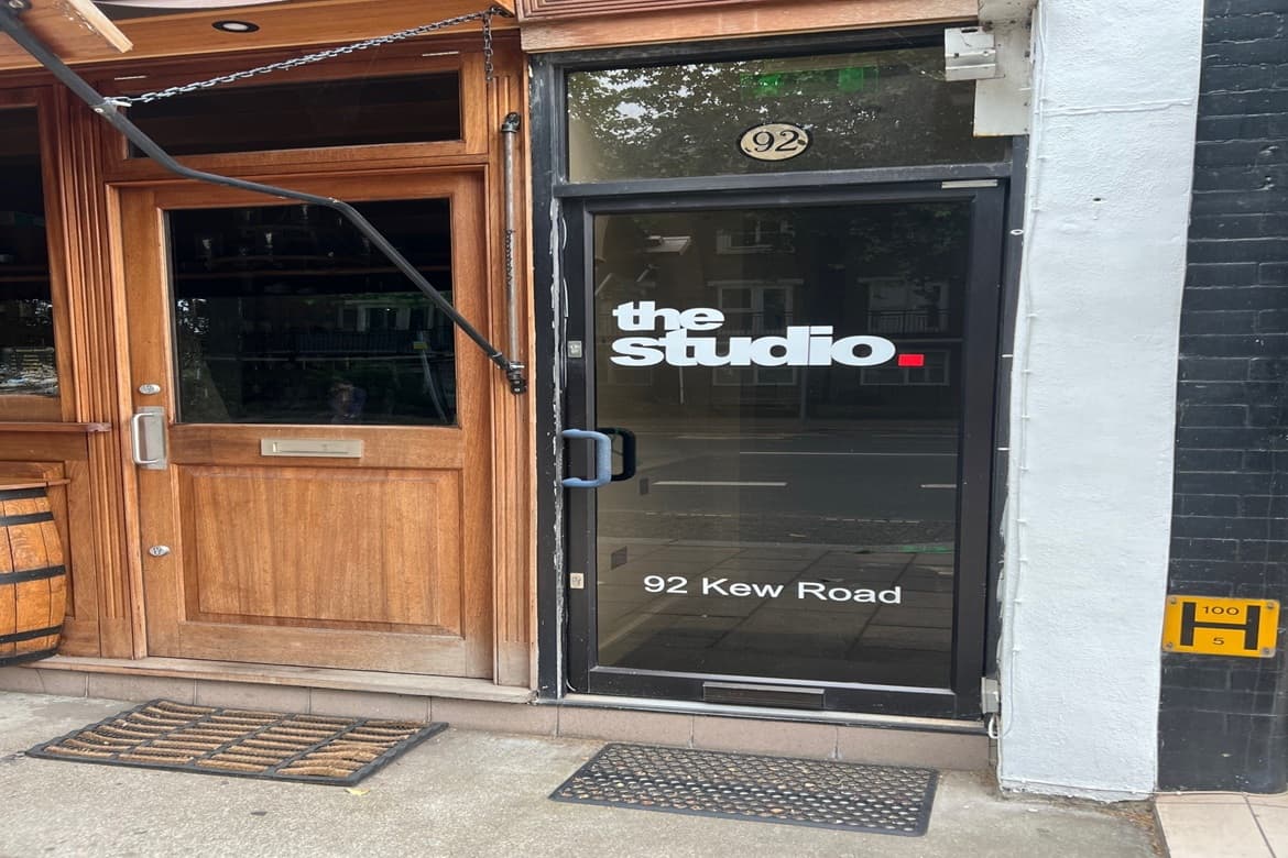 Office unit for sale or to let in Richmond 1