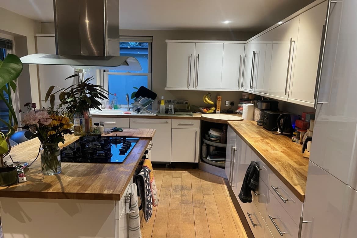 Freehold Mixed Use Investment Property For Sale in Putney, SW15 4