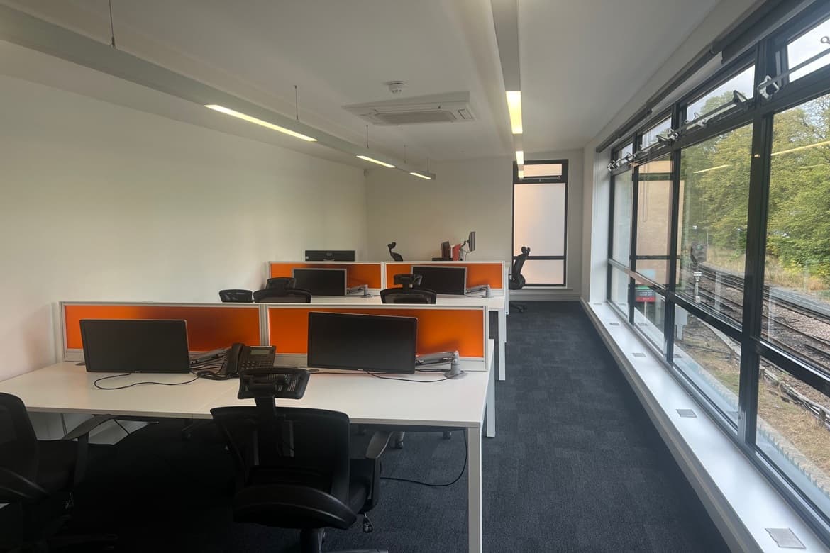 Stunning Self-Contained Office Building With Planning in Richmond, TW9 3