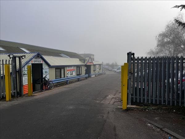 Industrial / business unit for sale in Slough 3