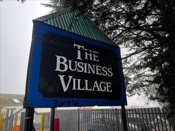 Industrial / business unit for sale in Slough 2