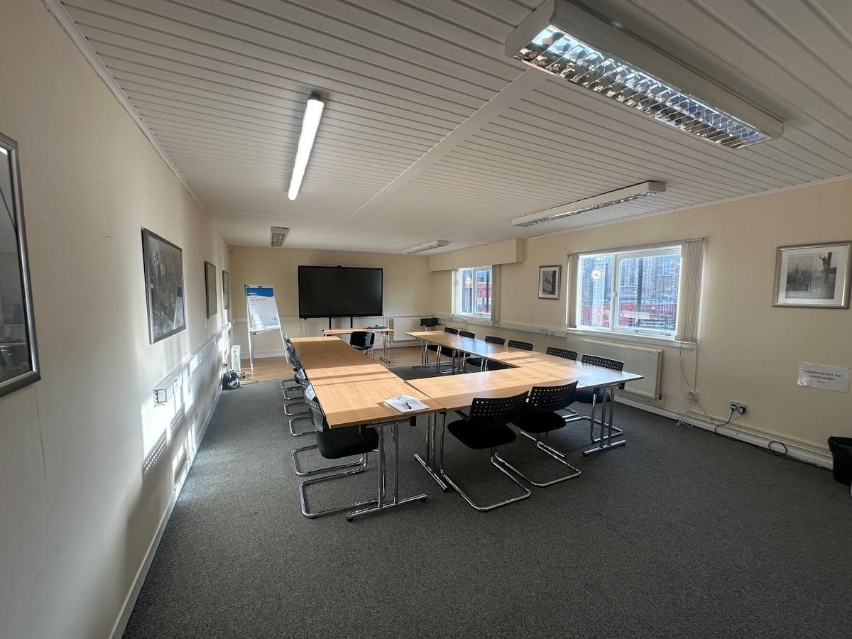 Complex of Office and Workshop Properties For Sale in Glasgow 2