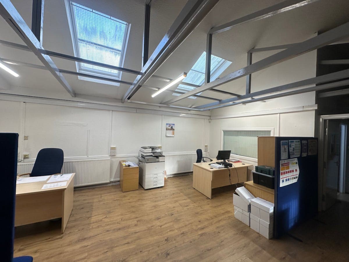 Complex of Office and Workshop Properties For Sale in Glasgow 3