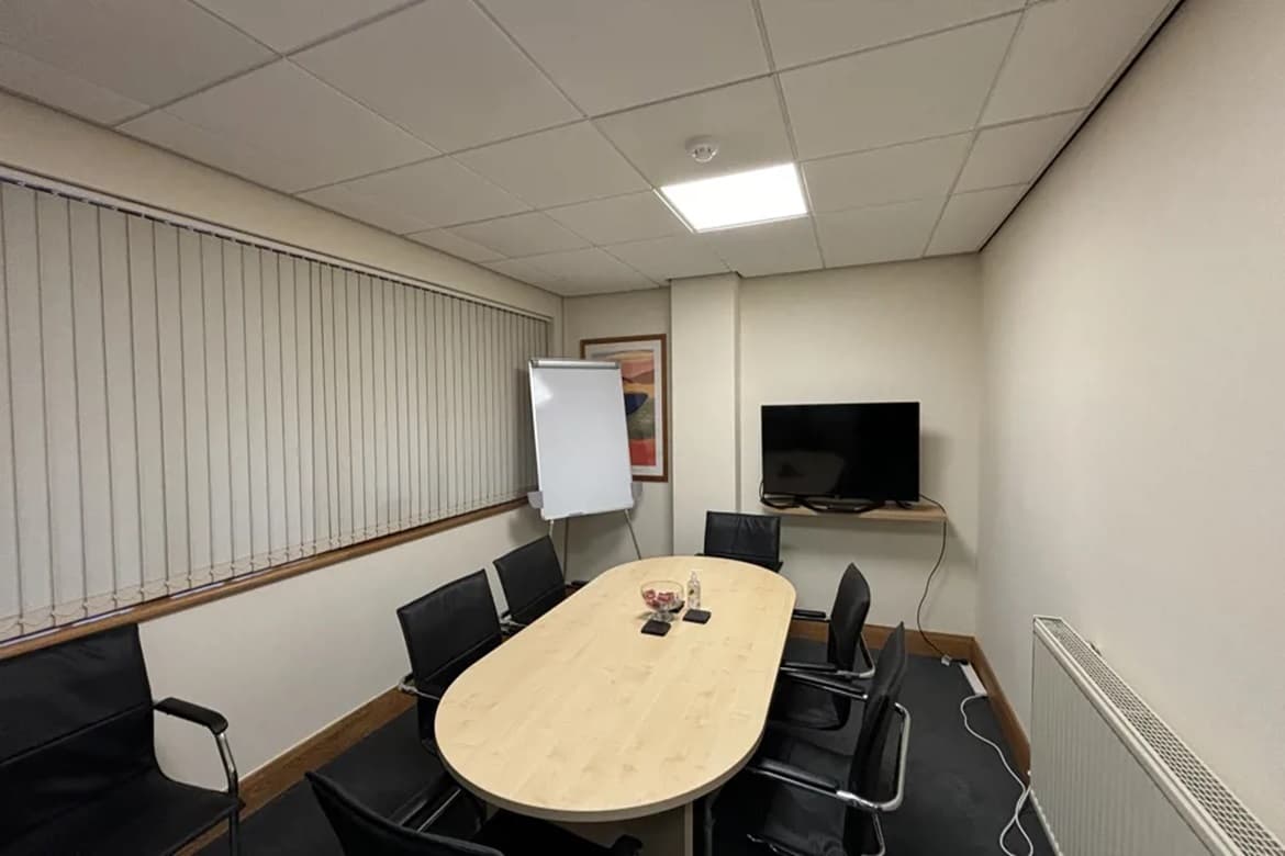Modern Offices For Sale or To Let in Gloucester, Gloucestershire 4