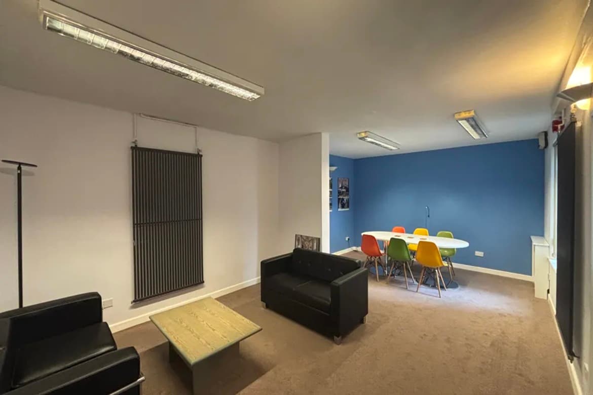Self Contained Office Building For Sale in Cheltenham, Gloucestershire 3