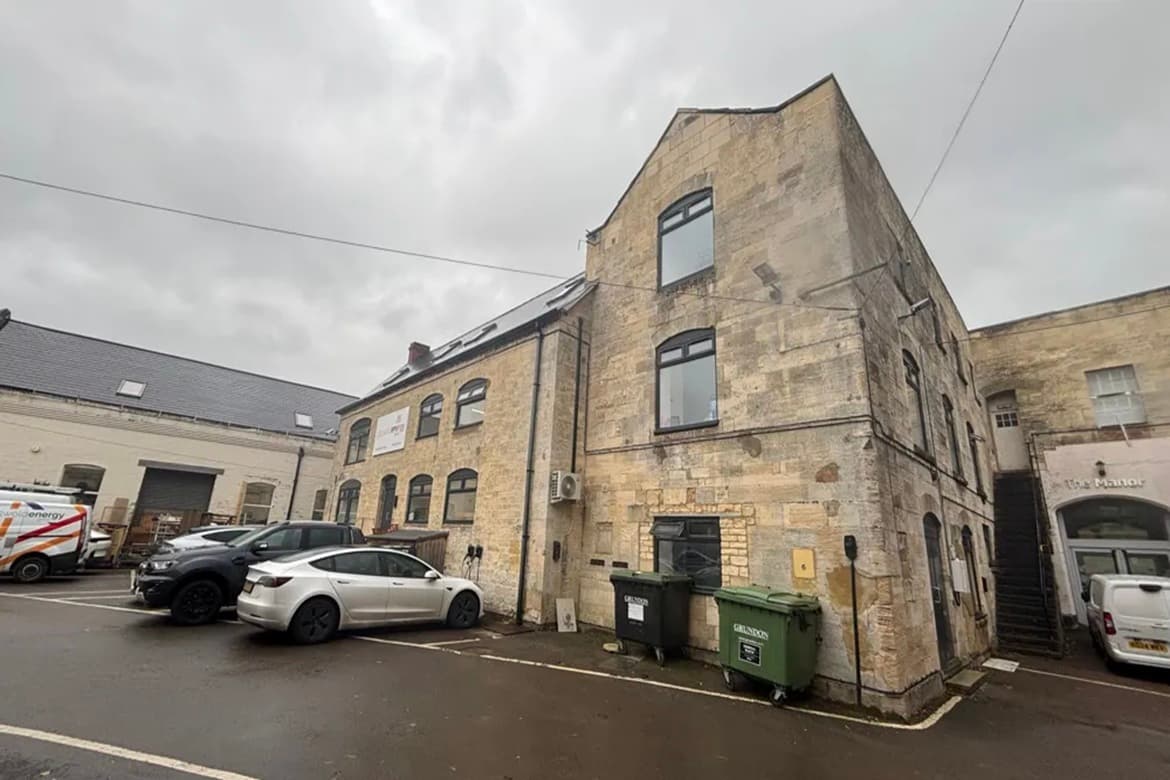 Modern Office Investment Property For Sale in Stonehouse, Glos 2