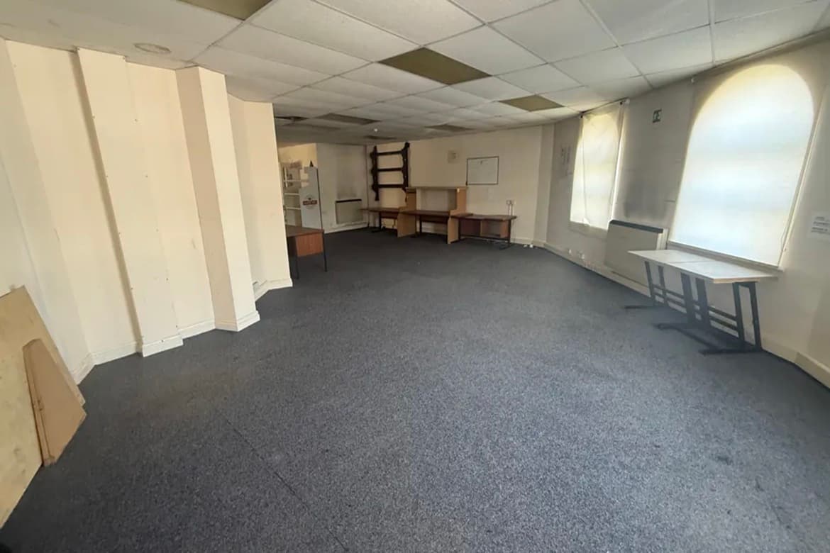 Detached Office Building With Parking For Sale in Gloucester 5